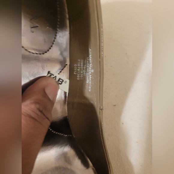 Merona Beige Patent Leather Heels Pumps Shoes Women's Size 9 - Picture 12 of 14